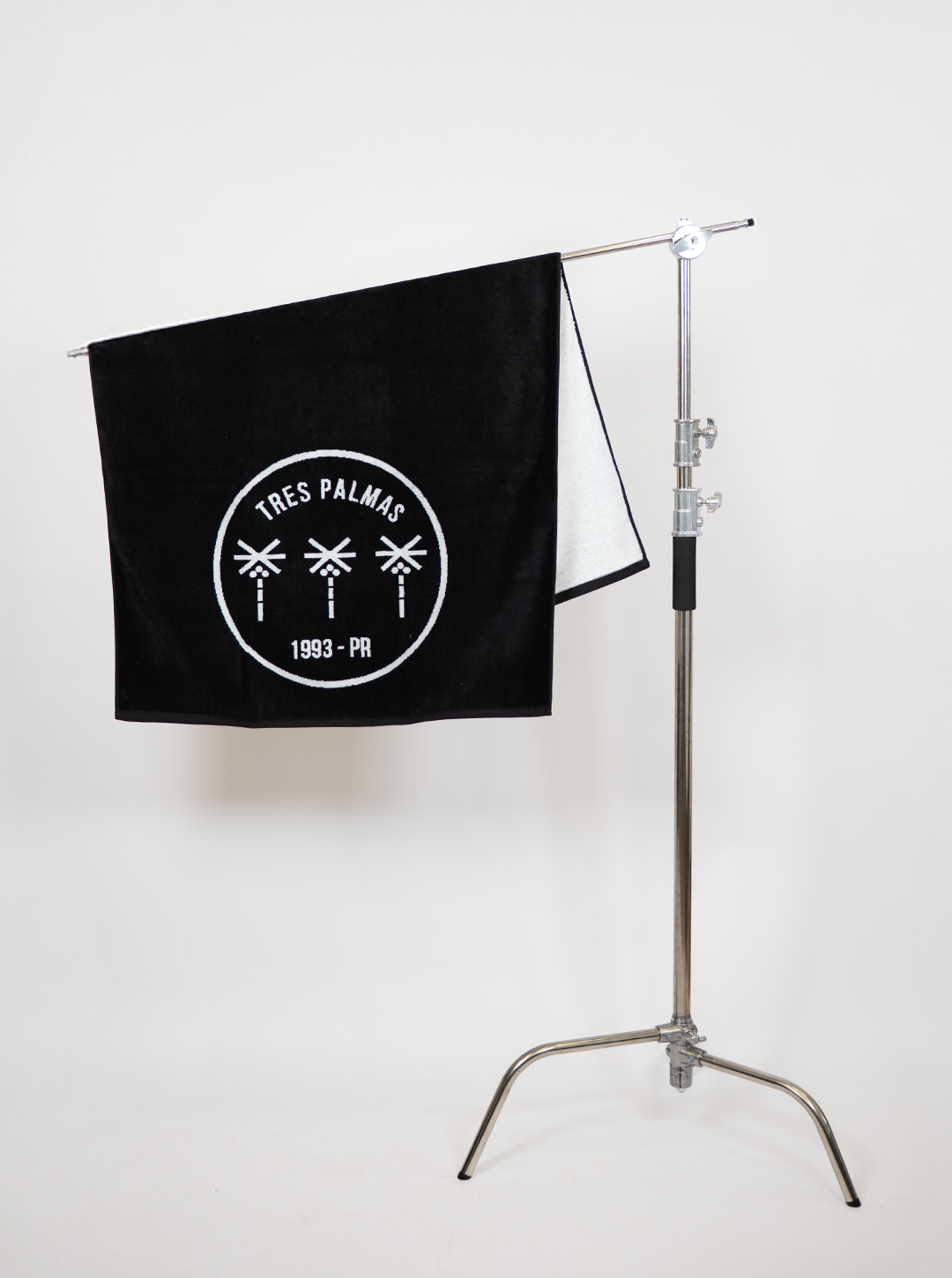 Tres Palmas Minimal | Beach Towel (Black)