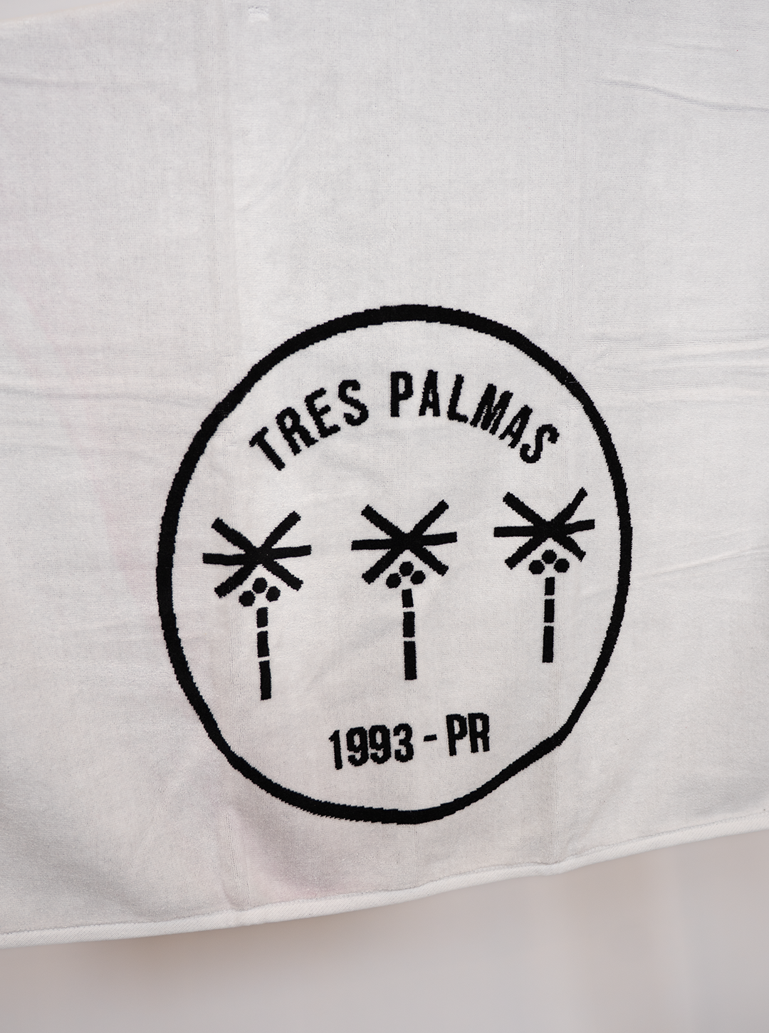 Tres Palmas Minimal | Beach Towel (White)